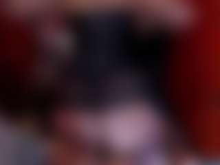 Laura Hills MILF webcam performer live streaming
