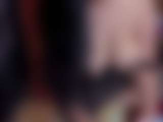 Live cam show with Laura Hills - Living Room on CamClone