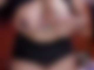 Live cam show with Laura Hills - Living Room on Dolls Live