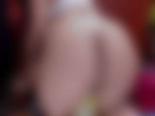 Live cam show with Laura Hills - Living Room on Nude Chat * 1 On 1 Webcam Sex * Live Cam Show