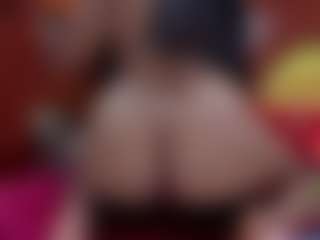 Laura Hills's Live Sex Cam Show