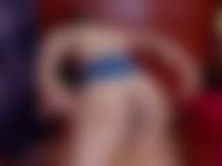 Live cam show with Laura Hills - Middle Aged on madthumbs