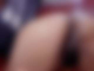 Laura Hills's Live Sex Cam Show