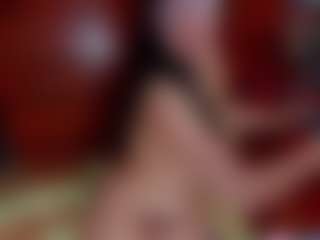 Live cam show with Laura Hills - Bikini on Camsoda