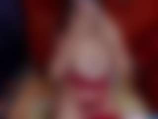 Live cam show with Laura Hills - Double Penetration on Camsoda