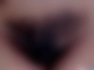 Live cam show with Laura Hills - Middle Aged on Camsoda