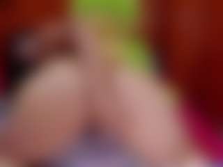 Laura Hills's Live Sex Cam Show
