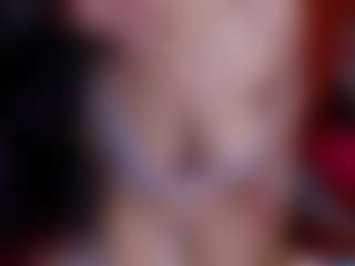 Live cam show with Laura Hills - Big Tits on CamClone