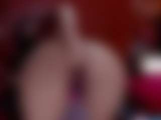Laura Hills's Live Sex Cam Show