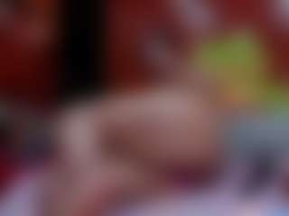 Laura Hills's Live Sex Cam Show