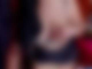 Live cam show with Laura Hills - Bikini on thefappeningchat.com
