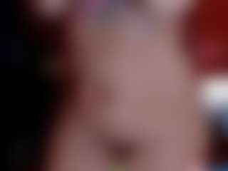 Live cam show with Laura Hills - Middle Aged on Camsoda