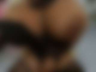 Miacoluxy's Live Sex Cam Show