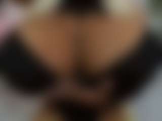 Miacoluxy's Live Sex Cam Show