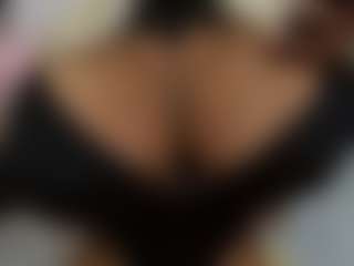 Miacoluxy's Live Sex Cam Show