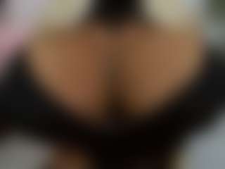 Miacoluxy's Live Sex Cam Show