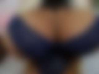 Miacoluxy's Live Sex Cam Show