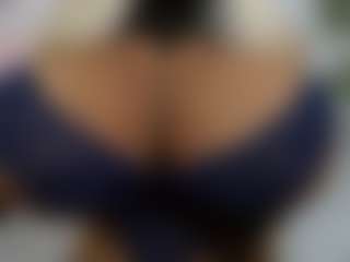 Miacoluxy's Live Sex Cam Show