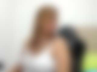 Chloemiller89 MILF webcam performer live streaming