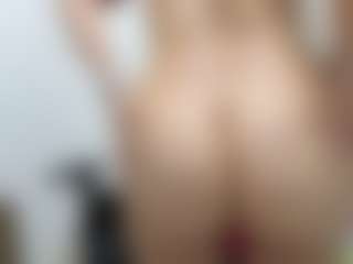 Live cam show with Chloemiller89 - Mature on SmokeAndPoke