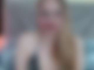 Esmeralda MILF webcam performer live streaming