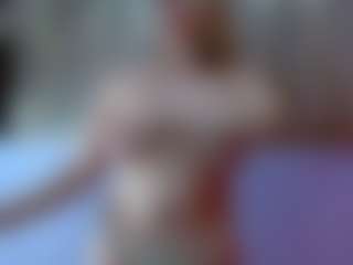 Esmeralda MILF webcam performer live streaming