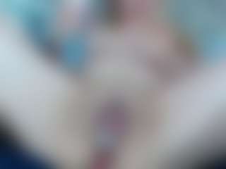 Live cam show with Esmeralda - Camel Toe on SquirtSoMuch