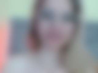 Live cam show with Esmeralda - Glasses on Camming Site
