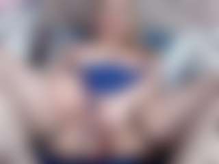 Esmeralda MILF webcam performer live streaming