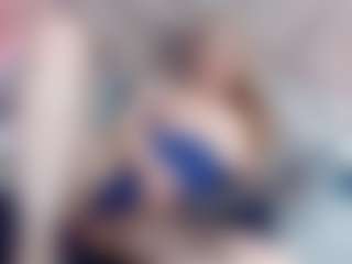 Live cam show with Esmeralda - Mature on Camming Site