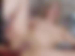 Live cam show with Esmeralda - Average on sexylive.show