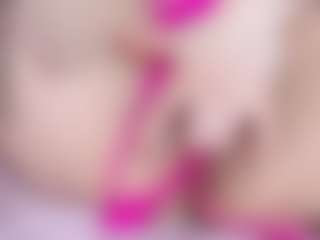 Esmeralda MILF webcam performer live streaming