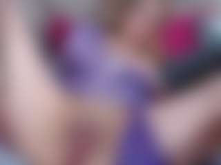 Live cam show with Esmeralda - Middle Aged on Streamer API