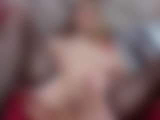 Live cam show with Esmeralda - Amateur Mature on StripNow
