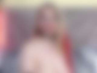 Live cam show with Esmeralda - Glasses on Cam Slut