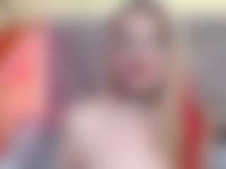 Live cam show with Esmeralda - Average on CamClone