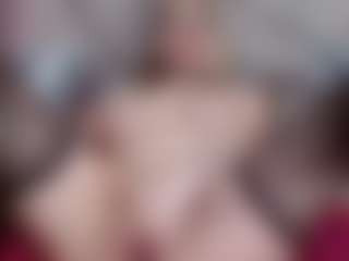 Live cam show with Esmeralda - Drinking on Camming Site