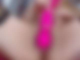 Live cam show with Esmeralda - Wife on camgirlchat.live