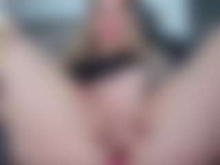 Live cam show with Megan-Ros - Bedroom on milfzrlive.com