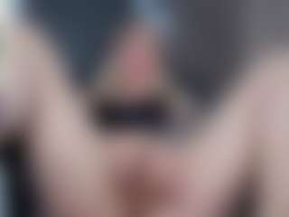 Live cam show with Megan-Ros - Dildo on AdultVida.com