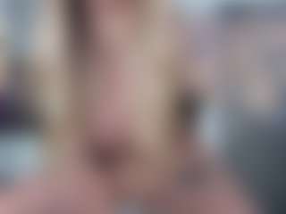 Live cam show with Megan-Ros - Anal on SquirtSoMuch