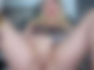 Live cam show with Megan-Ros - Cosplay on crypto-cams