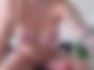 Live cam show with Megan-Ros - Green Eyes on Chatstar