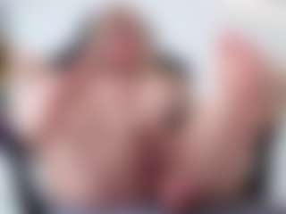 Live cam show with Megan-Ros - Shaved Pussy on crypto-cams