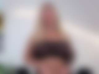 Live cam show with Megan-Ros - Green Eyes on Free Soda