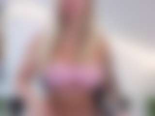 Live cam show with Megan-Ros - Cosplay Curvy on Camsoda