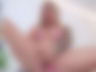 Live cam show with Megan-Ros - Handjob on Camsoda
