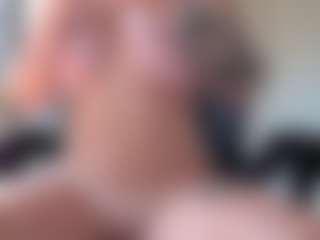 Live cam show with Megan-Ros - HD Curvy on Camsoda