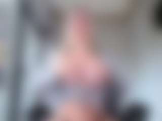Live cam show with Megan-Ros - Smoking on infinitiblacc.com