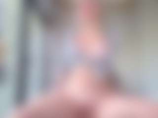 Live cam show with Megan-Ros - Bedroom on makecum.org